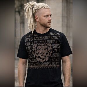 Men's Black Graphic Lion T-Shirt